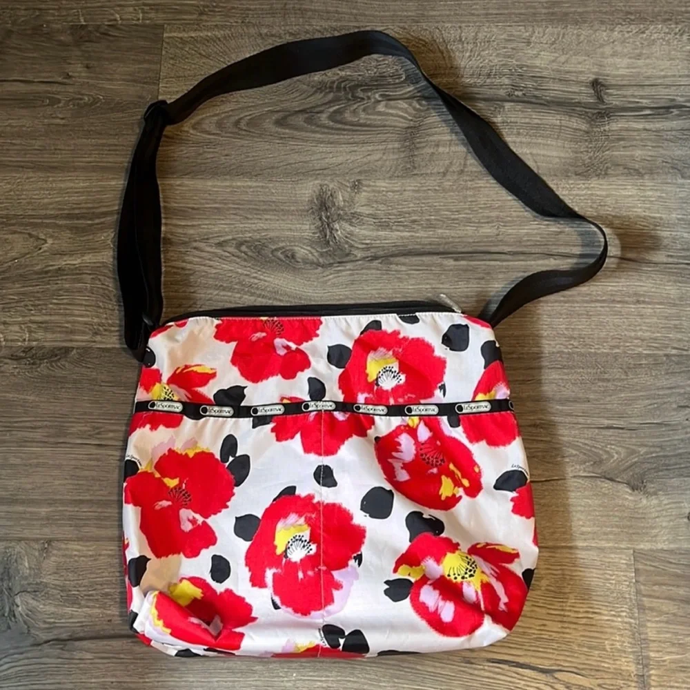 NWOT LeSportSac Floral Crossbody Bag